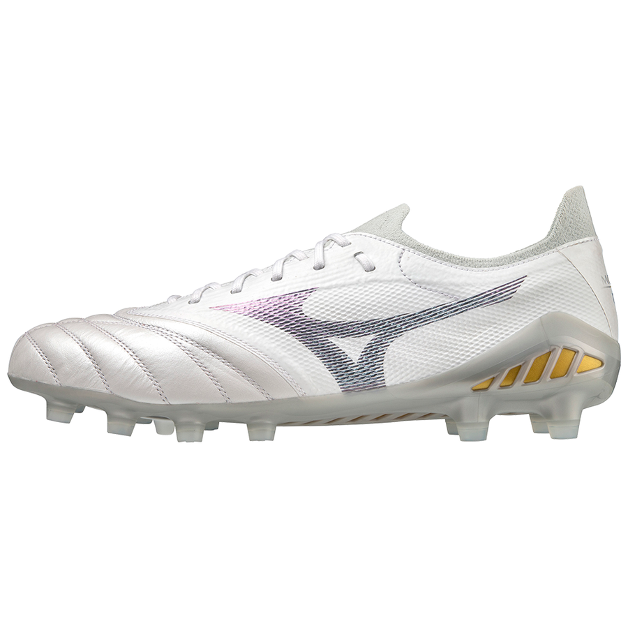White mizuno outlet football boots